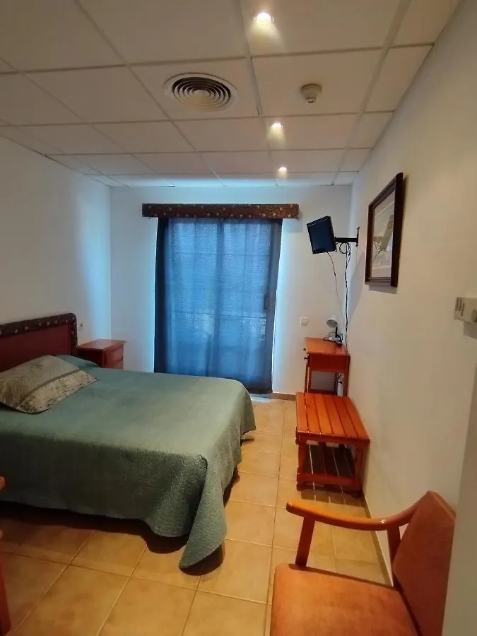 Отель Hostal Restaurant Paca Риумар