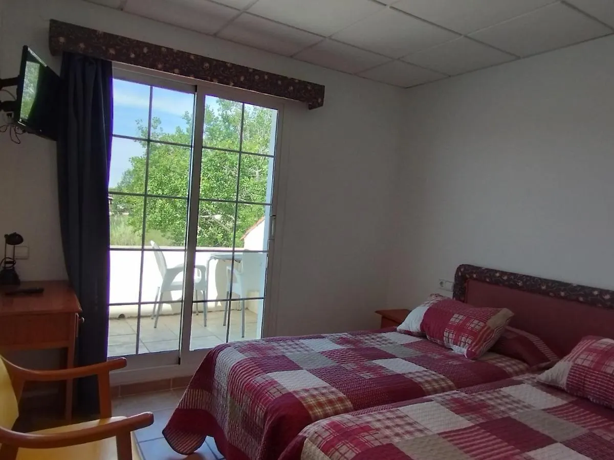 Отель Hostal Restaurant Paca Риумар